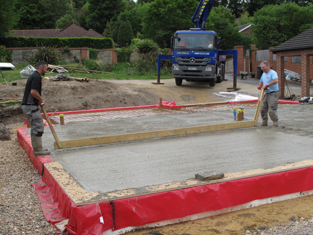 Tamping down concrete