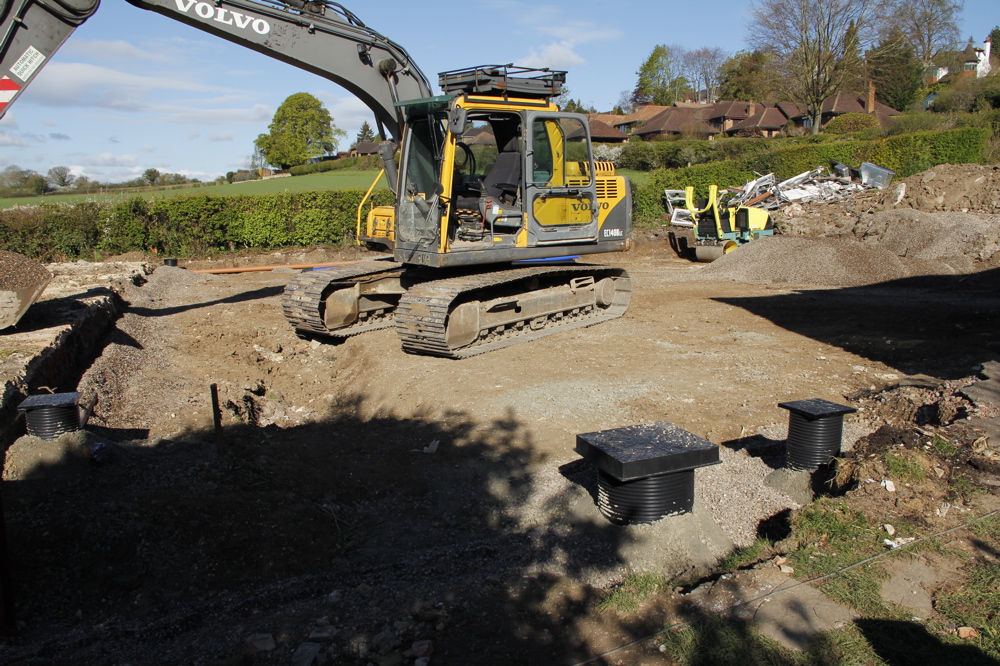 Inspection chambers set to level