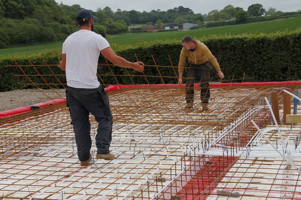 Laying steel mesh