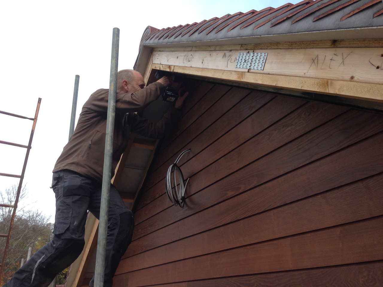 Fixing top of gable cladding