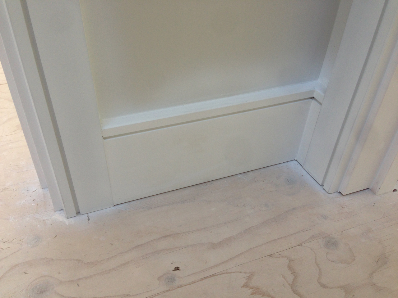 Skirting and architrave primer